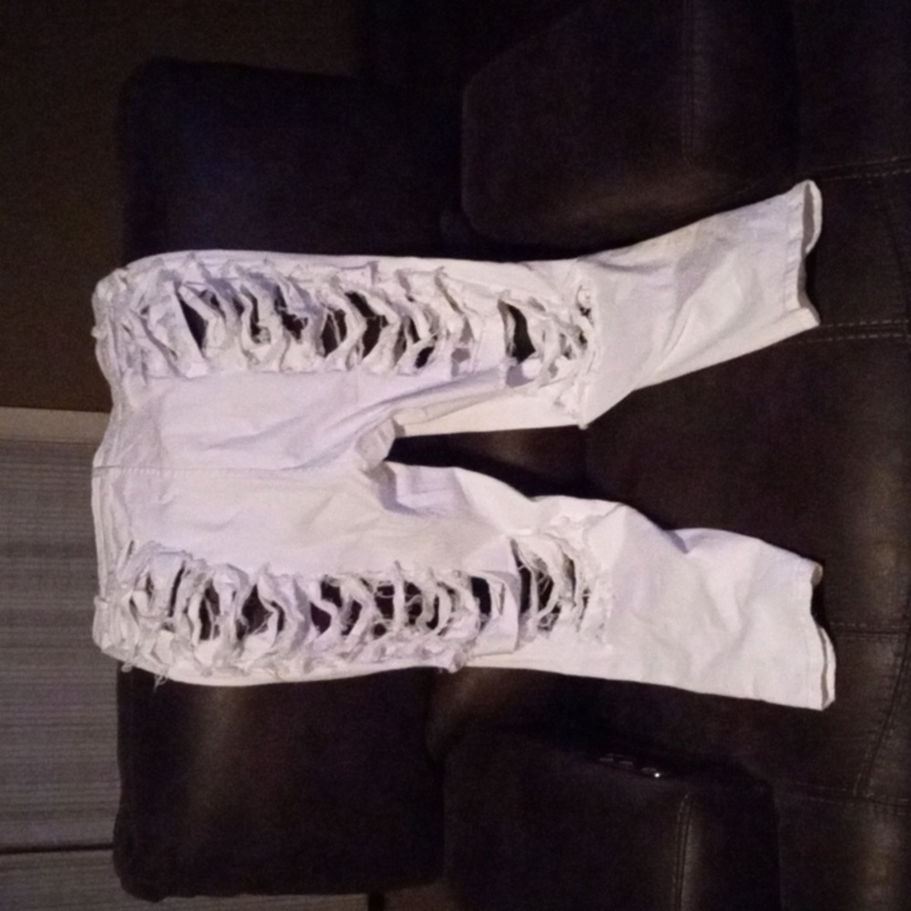 Distressed Jeans - Picture 3 of 4